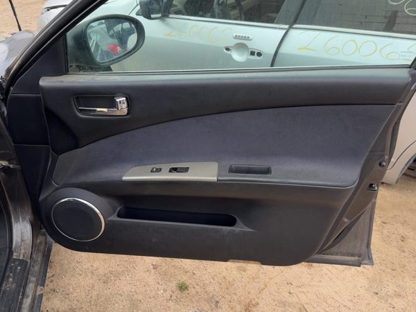 05-06 Altima Passenger Right Front Door Trim Panel With Switches Charcoal G — photo 1