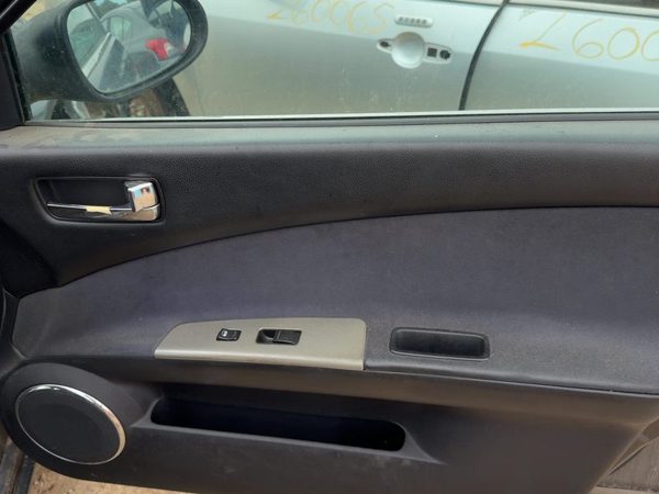 05-06 Altima Passenger Right Front Door Trim Panel With Switches Charcoal G — photo 3