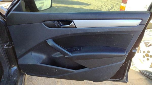 2012-2019 Vw Passat Passenger Right Front Door Trim Panel With Switches Black Tb — photo 1