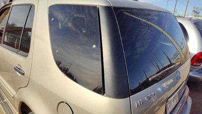 1998-2005 Mercedes Ml350 Driver Left Rear Moulding On Quarter Panel Oem