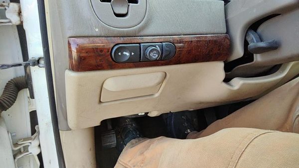04-05 New Style Malibu Lower Dash Under Column Knee Bolster Trim Panel Neutral — photo 1