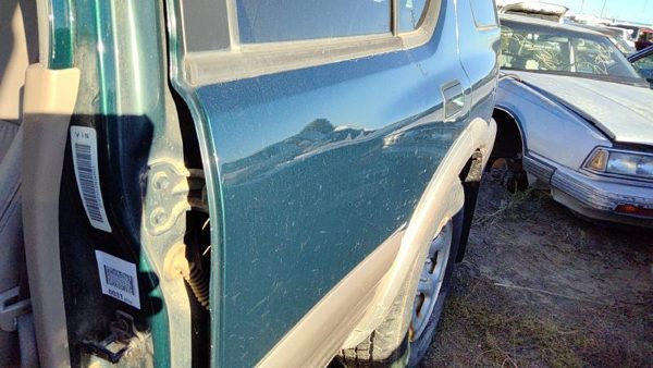 2000 Honda Passport Rear Door LH Hgm Huntsman Green — photo 4