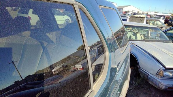 2000 Honda Passport Rear Door LH Hgm Huntsman Green — photo 3