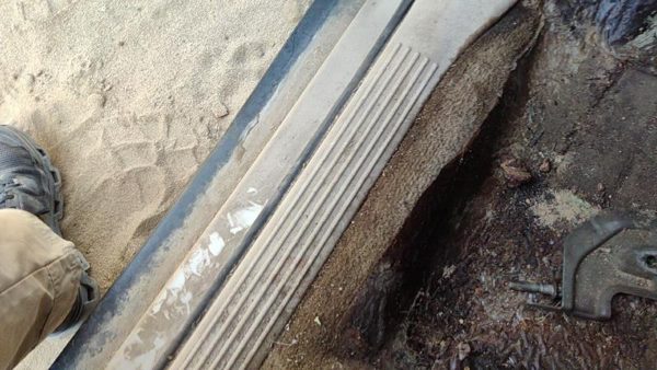 2007-2009 Suzuki Grand Vitara Xl-7 Driver Left Lower Kick Trim Panel Oem Tan — photo 3