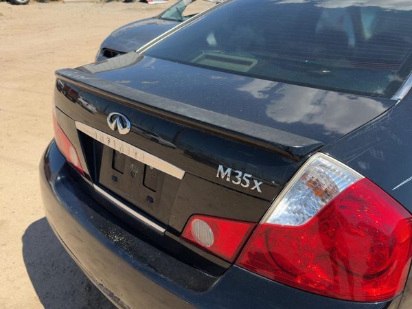 2007 INFINITI M35 Trunk/decklid/hatch/tailgate Black Obsidian KH3 — photo 2
