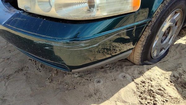 1998-2002 Cadillac Seville Front Bumper Cover Assembly Oem Green 19245378 — photo 2