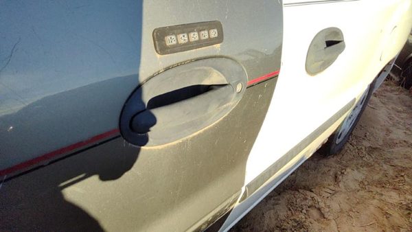 2007 Ford Freestar Outside Door Handle LH — photo 1