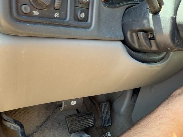 05-06 Suburban 1500 Lower Dash Under Column Knee Bolster Trim Panel Oem Gray 92I — photo 2