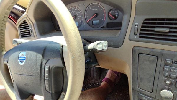 2001 Volvo V70 Steering Column Xc — photo 2