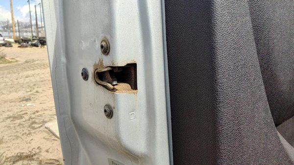 2010-2014 Chevy Tahoe Driver Left Front Door Latch With Rods/cables Oem 22785467 — photo 2