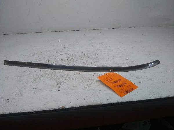 1985 Jeep Grand Wagoneer Driver Left Lower Side Chrome Windshield Trim Molding — photo 1