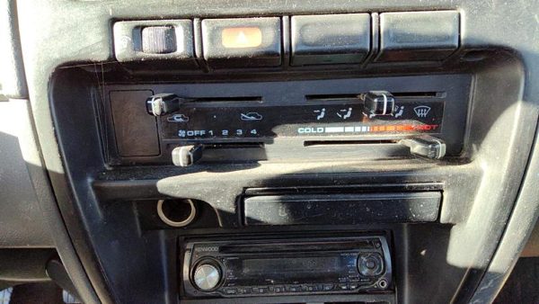 1996-1997 Nissan Hardbody Temperature Control Module In Dash Heater Head Unit — photo 1