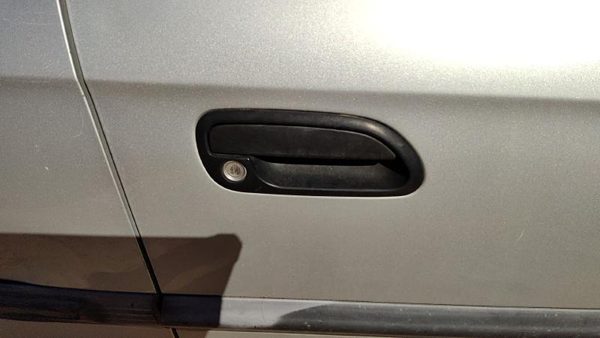 2000-2004 Subaru Legacy Passenger Right Front Outside Door Handle Oem — photo 1