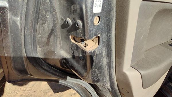 2008-2011 Ford Focus Driver Left Rear Door Latch With Rods/Cables Oem Back — photo 1