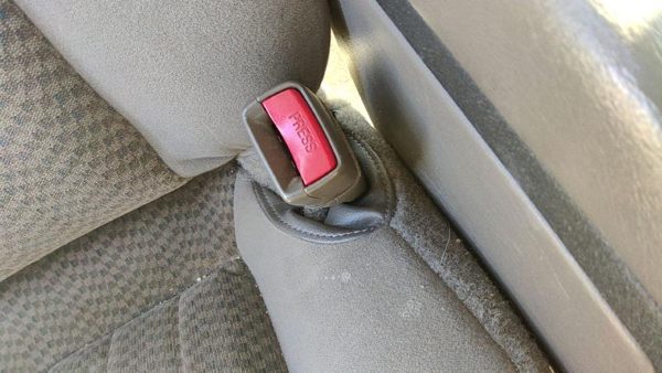 99-05 Grand Am Passenger Right Front Seat Belt Buckle Receiver 52D Dark Taupe — photo 2