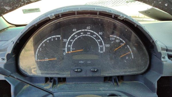 2006 Dodge Sprinter Van 3500 Speedometer Cluster Instrument Gauges Panel Dash — photo 2