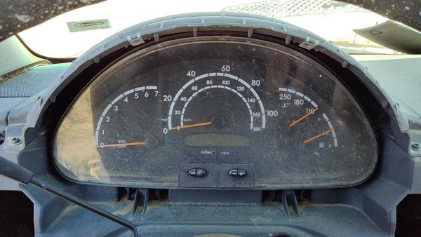 2006 Dodge Sprinter Van 3500 Speedometer Cluster Instrument Gauges Panel Dash — photo 1