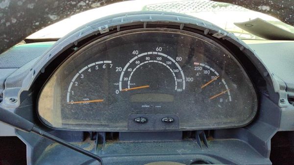 2006 Dodge Sprinter Van 3500 Speedometer Cluster Instrument Gauges Panel Dash — photo 4