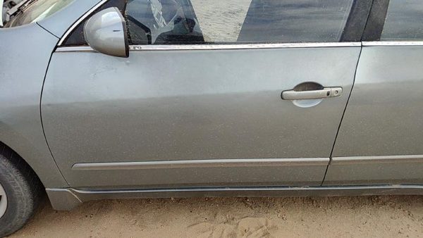 2007 Nissan Altima Front Door LH Gray W40 — photo 2