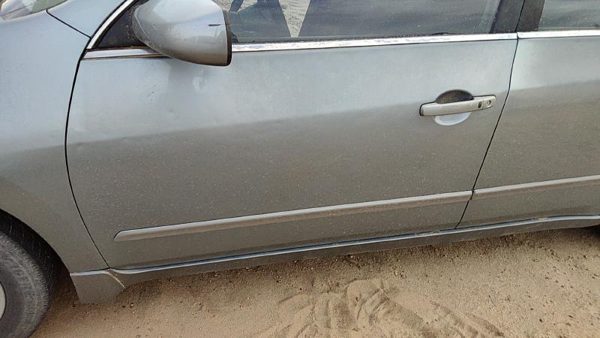 2007 Nissan Altima Front Door LH Gray W40 — photo 3