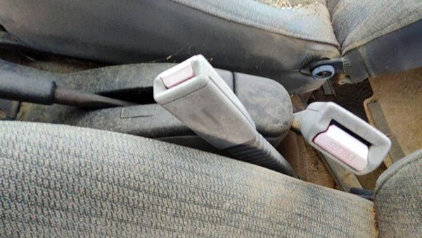 94-97 Ford Aspire Driver Left Front Seat Belt Buckle Receiver Oem Gray — photo 2