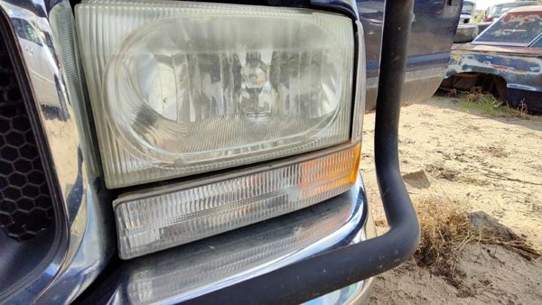 2003 Ford F350 Sd Pickup Fog/mark/park/turn Light/lamp LH Powerstroke — photo 3