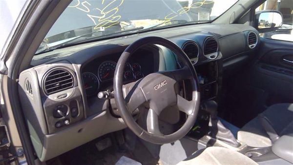 2002 GMC Envoy — vehicle photo 3