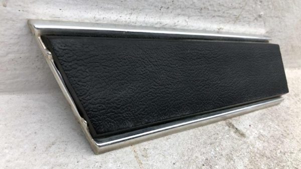 1989 Dodge D100 Driver Left Fender Rear Moulding Trim Strip Oem — photo 2