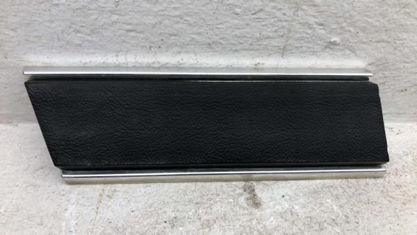 1989 Dodge D100 Driver Left Fender Rear Moulding Trim Strip Oem — photo 1