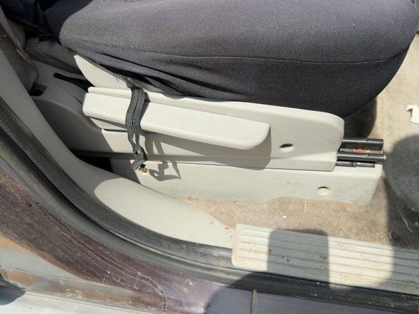 2006 Chevy Equinox Passenger Right Side Seat Trim Panel Oem Light Gray 14B — photo 1