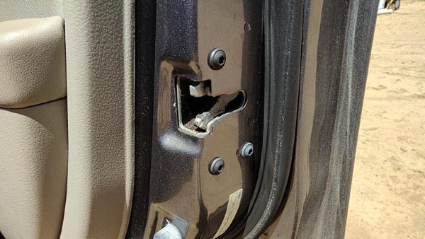 2006-2012 Ford Fusion Passenger Right Front Door Latch With Rods/Cables Oem — photo 1
