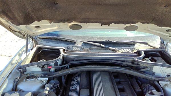 2004-2006 Bmw X3 Windshield Wiper Cowl Vent Trim Panel Oem Cover — photo 2