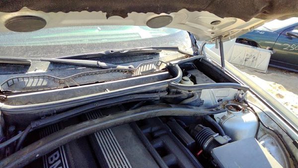 2004-2006 Bmw X3 Windshield Wiper Cowl Vent Trim Panel Oem Cover — photo 5