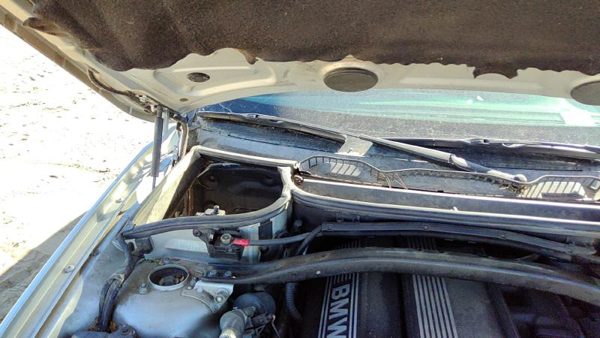 2004-2006 Bmw X3 Windshield Wiper Cowl Vent Trim Panel Oem Cover — photo 3