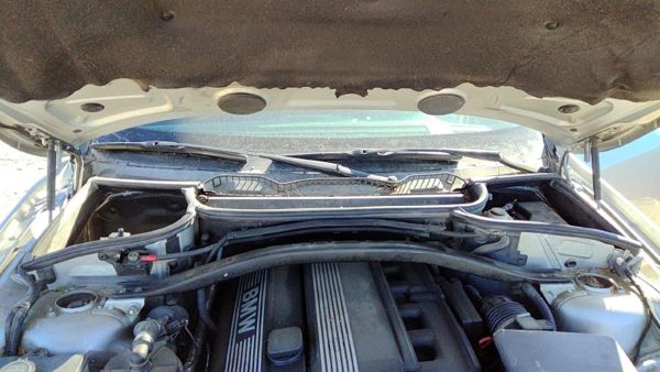 2004-2006 Bmw X3 Windshield Wiper Cowl Vent Trim Panel Oem Cover — photo 1