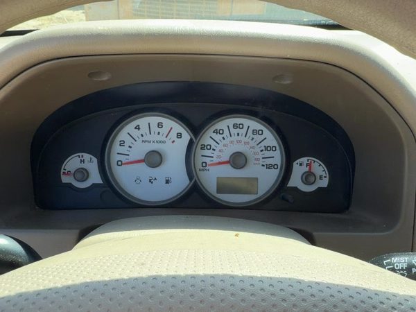05-07 Ford Escape Trim Bezel Around Speedometer Oem Dash Surround Panel Tan Ah — photo 3