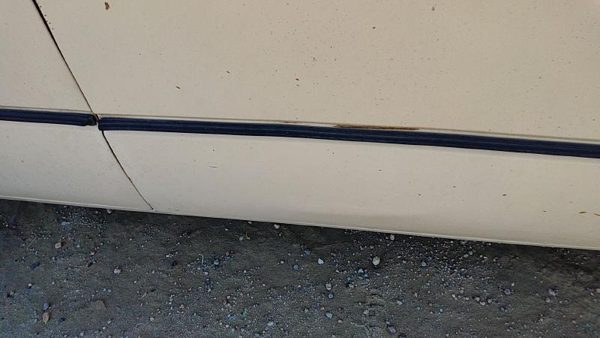 1984-1986 Ford Tempo Passenger Right Front Moulding From Door Oem Trim Strip — photo 2