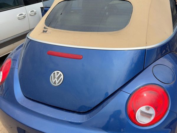 2007 Volkswagen Beetle Trunk/decklid/hatch/tailgate Blue — photo 3