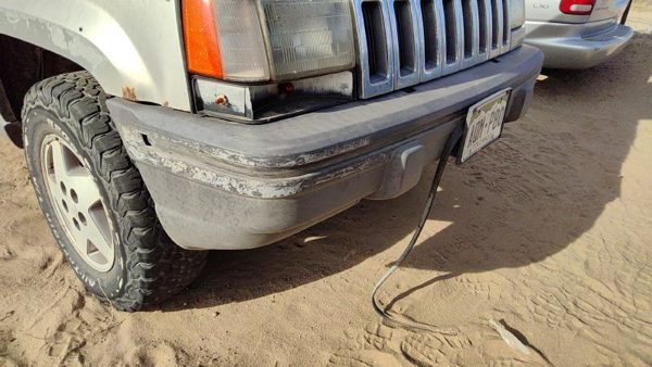 1993-1995 Jeep Grand Cherokee Front Bumper Cover Assembly Oem 55031452 — photo 3