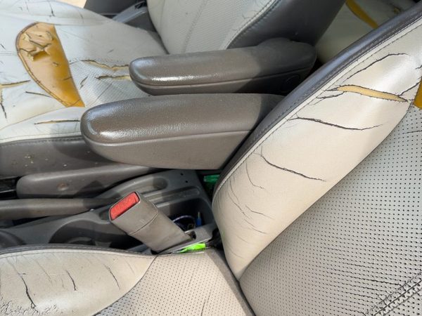 01-02 Pt Cruiser Driver Left Front Arm Rest Side Seat Oem Taupe/Beige Fl — photo 2