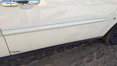 05-09 Lacrosse Passenger Right Front Moulding From Door Oem Trim Strip White 40U