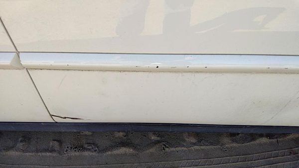 05-09 Lacrosse Passenger Right Front Moulding From Door Oem Trim Strip White 40U — photo 3