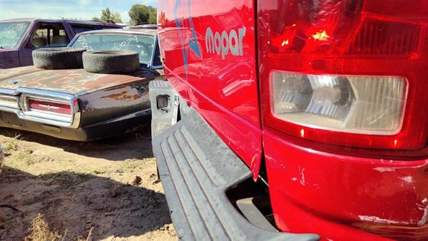 2005 Dodge Ram 1500 Trunk/decklid/hatch/tailgate Red PR4 — photo 4