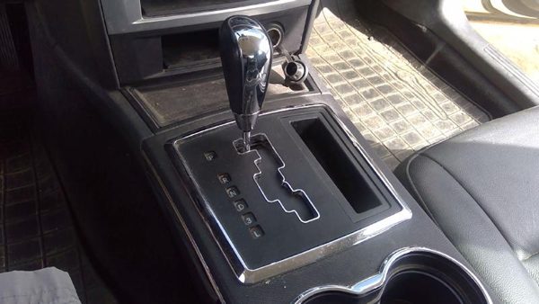 08-10 Chrysler 300 Floor Shifter Lever Assembly Oem Shift Unit Gray Dv — photo 2
