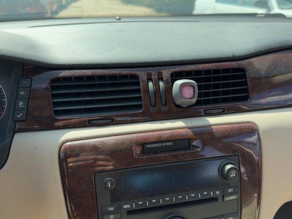 2006-2016 Chevy Impala Passenger Dash Trim Bezel Oem 15869586 — photo 2