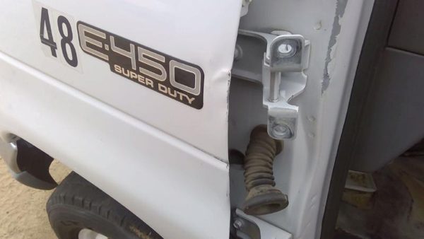2002 Ford E-350 Super Duty Fender Van E450 LH White Yz — photo 4