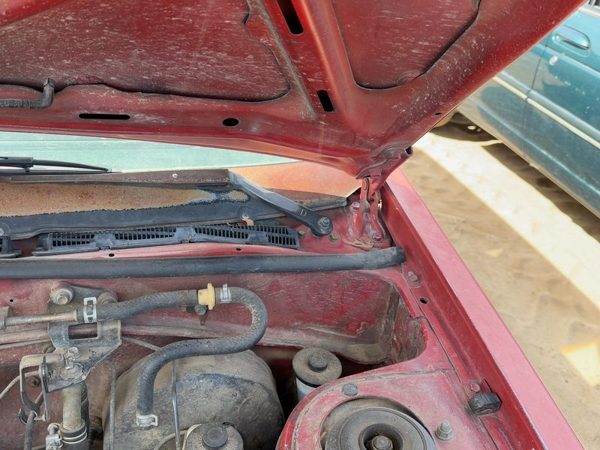 1988 Toyota FX Driver Left Front Hood Hinges Right Left Set Assembly OEM Red — photo 3