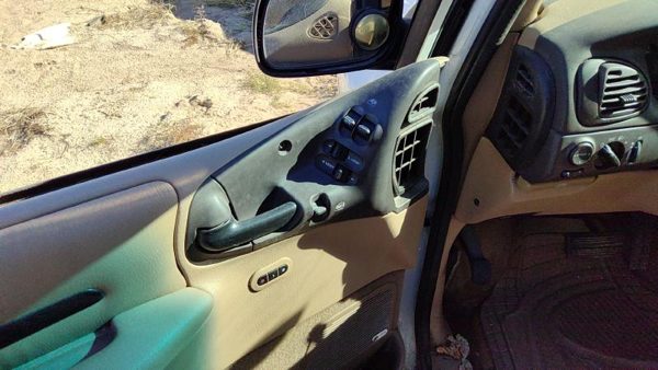 1998 1999 Town & Country Left Front Door Trim Panel With Master Switch K5 Camel — photo 4