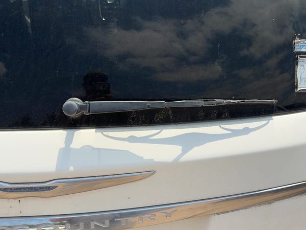 11-16 Town & Country Back Glass Wiper Arm Oem Rear Window Blade Liftgate Hatch — photo 1