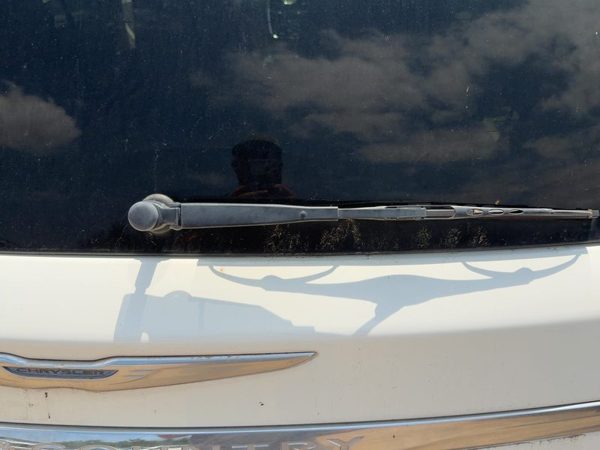 11-16 Town & Country Back Glass Wiper Arm Oem Rear Window Blade Liftgate Hatch — photo 3